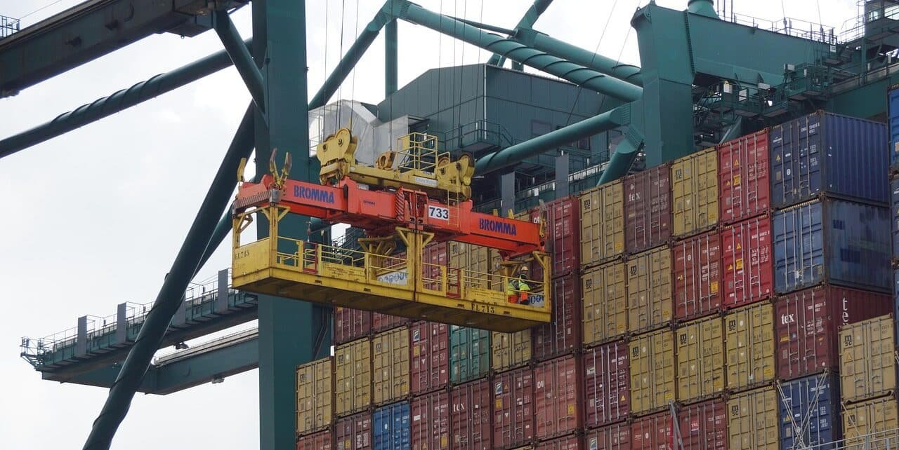 Harbor containers